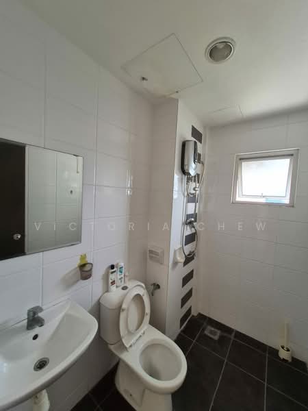 Condominium for Sale at Lagoon Suites - Victoria Chew - Bathroom - PropertyGuru.com.my