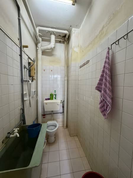 Pangsapuri untuk Dijual di Taman Sri Murni Fasa 1 - Mandy Liew - Bathroom - PropertyGuru.com.my
