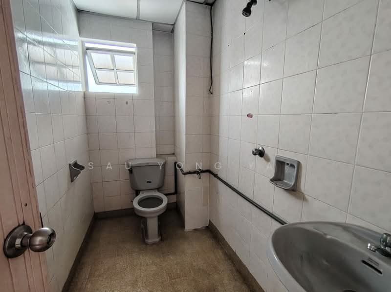 Kondominium untuk Dijual di Desa Cindaimas - sau yong yap - Bathroom - PropertyGuru.com.my