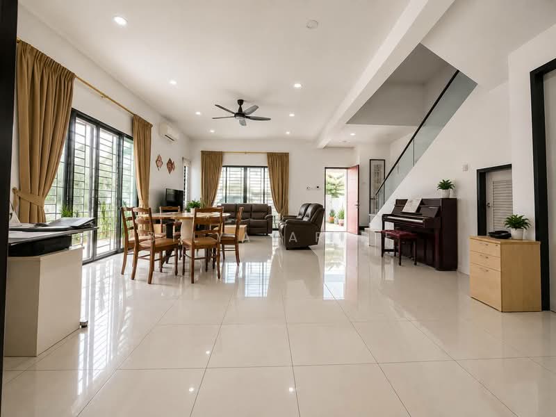 Semi-Detached House for Sale in Taman Saujana Suria (Kajang) - BILYA ARIFF - Living Room - PropertyGuru.com.my
