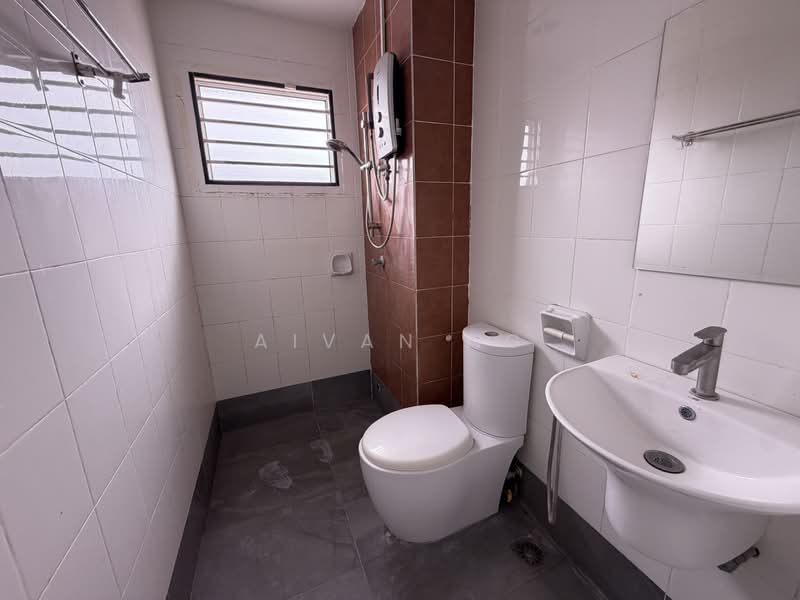 Rumah Teres 2-Tingkat untuk Dijual di Goodview Residence (Bandar Sungai Long) - Aivan Ng - Bathroom - PropertyGuru.com.my