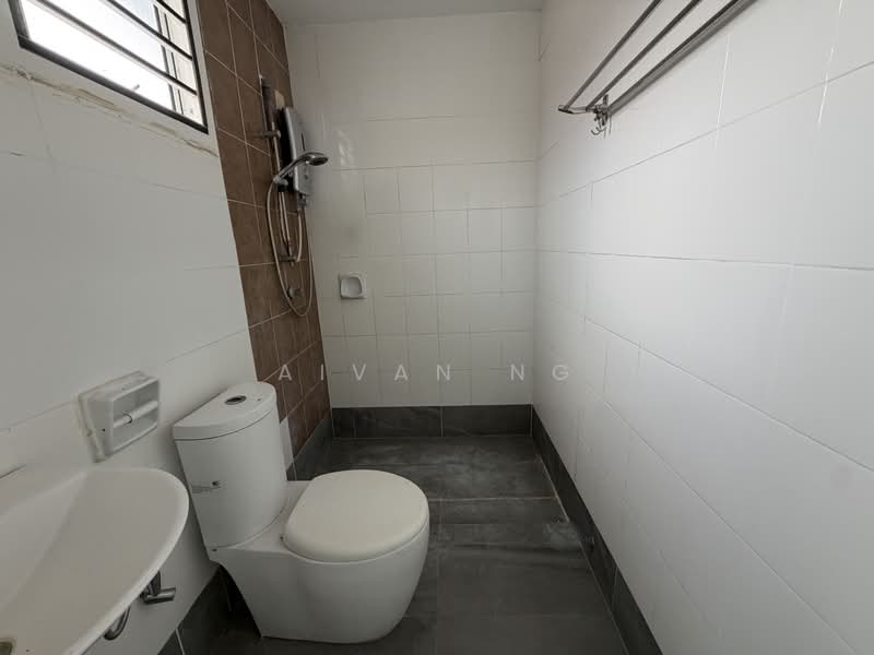 Rumah Teres 2-Tingkat untuk Dijual di Goodview Residence (Bandar Sungai Long) - Aivan Ng - Bathroom - PropertyGuru.com.my