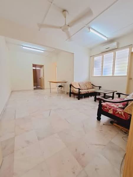 Pangsapuri untuk Dijual di Happy Garden Apartment - Jo-e Lim - Living Room - PropertyGuru.com.my