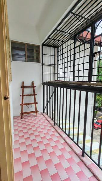 Pangsapuri untuk Dijual di Happy Garden Apartment - Jo-e Lim - Balcony - PropertyGuru.com.my