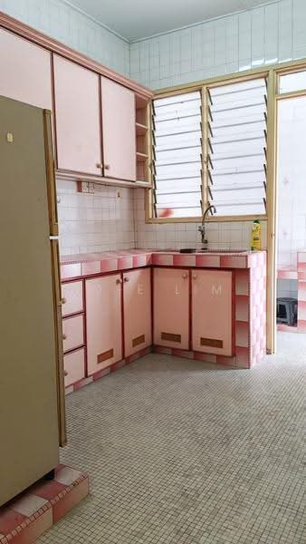 Pangsapuri untuk Dijual di Happy Garden Apartment - Jo-e Lim - Kitchen - PropertyGuru.com.my