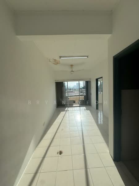 Apartment for Sale at Sri Ehsan - Bryan Yeoh - Corridor - PropertyGuru.com.my