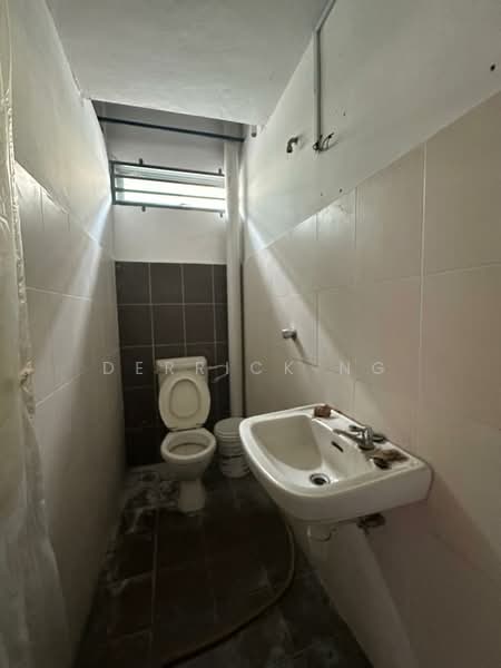 Shop for Rent in Sungai Petani (Kedah) - Derrick Ng - Bathroom - PropertyGuru.com.my