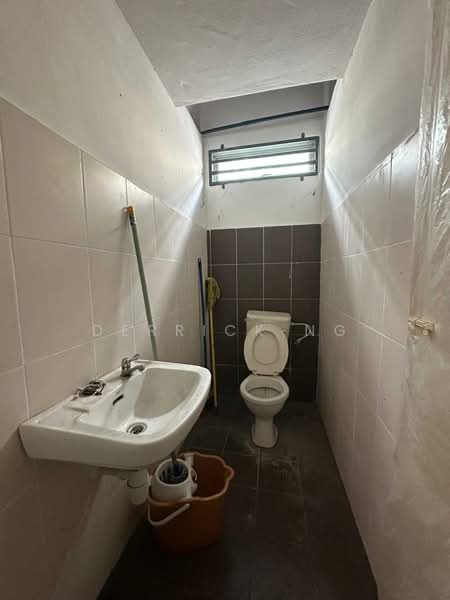 Shop for Rent in Sungai Petani (Kedah) - Derrick Ng - Bathroom - PropertyGuru.com.my