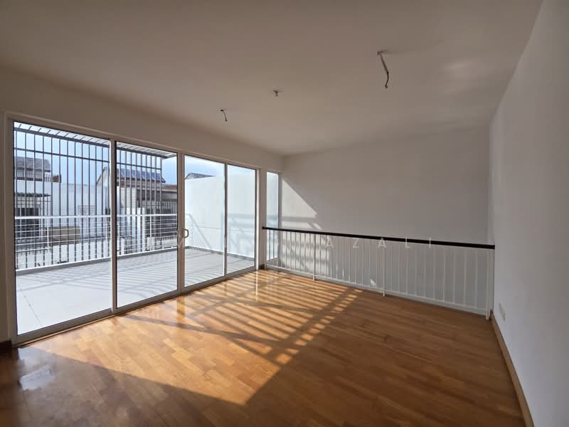 Rumah Teres 3-Tingkat untuk Dijual di Presint 14 (Putrajaya) - Kamil Ghazali - Balcony - PropertyGuru.com.my