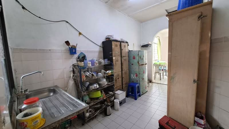 Rumah Teres 1-Tingkat untuk Dijual di Desaria (Nilai) - Izzati Mat - Kitchen - PropertyGuru.com.my