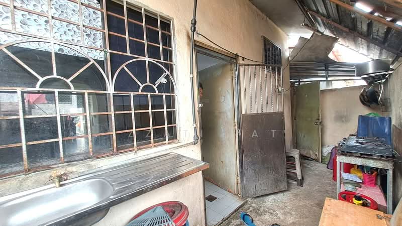 Rumah Teres 1-Tingkat untuk Dijual di Desaria (Nilai) - Izzati Mat - Kitchen - PropertyGuru.com.my