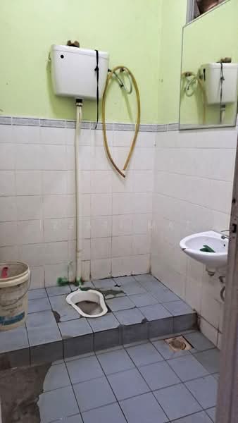 Rumah Teres 1-Tingkat untuk Dijual di Desaria (Nilai) - Izzati Mat - Bathroom - PropertyGuru.com.my