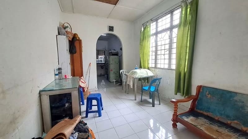 Rumah Teres 1-Tingkat untuk Dijual di Desaria (Nilai) - Izzati Mat - Living Room - PropertyGuru.com.my