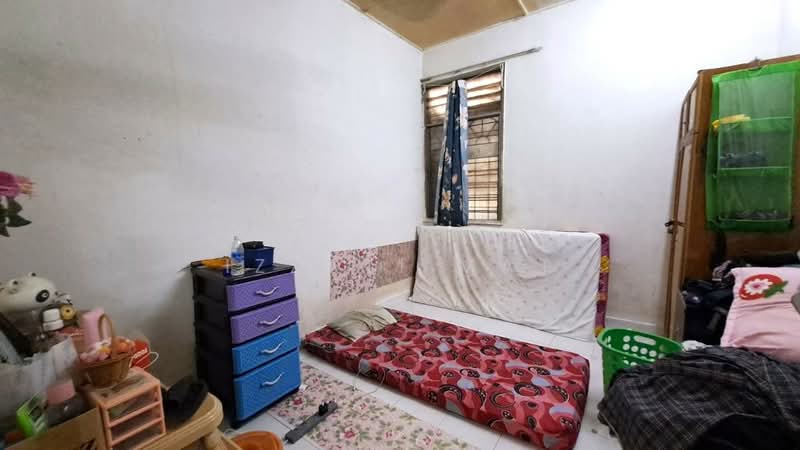 Rumah Teres 1-Tingkat untuk Dijual di Desaria (Nilai) - Izzati Mat - Bedroom - PropertyGuru.com.my