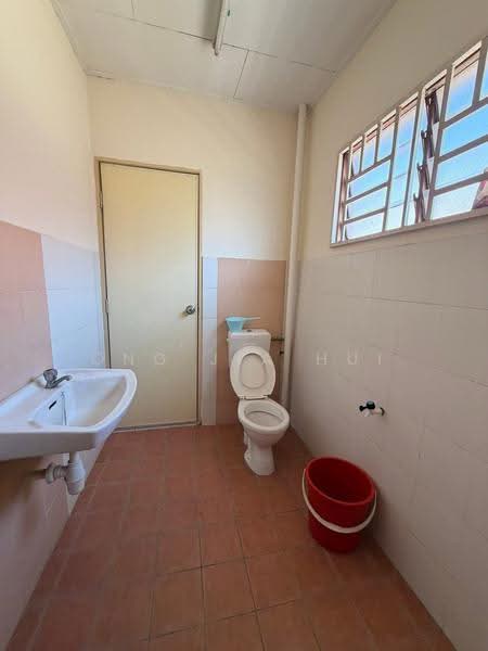 2-storey Terraced House for Sale in Taman Bukit Chedang (Seremban) - Ong Jia Hui - Bathroom - PropertyGuru.com.my