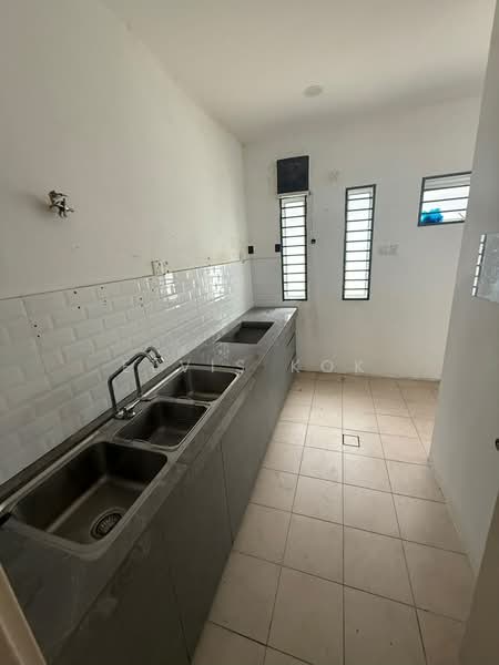 2-storey Terraced House for Sale in Rawang (Selangor) - Elvis Kok - Kitchen - PropertyGuru.com.my