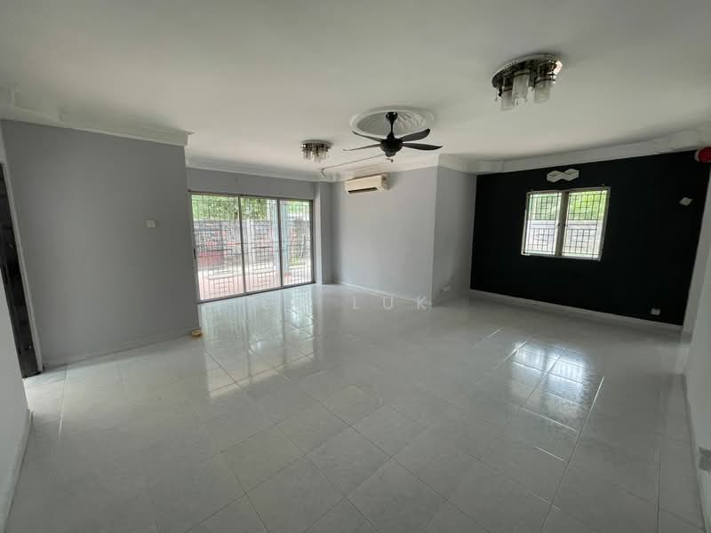 Bungalow House untuk Dijual di Bandar Country Homes (Rawang) - SK Luk - Living Room - PropertyGuru.com.my
