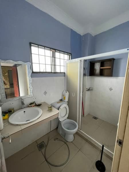Bungalow House untuk Dijual di Bandar Country Homes (Rawang) - SK Luk - Bathroom - PropertyGuru.com.my