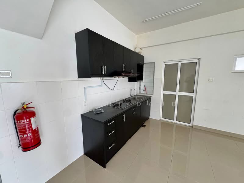 Rumah Bandar untuk Disewa di Cybersouth (Dengkil) - Rohani Daud - Kitchen - PropertyGuru.com.my