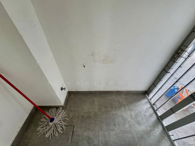 Rumah Bandar untuk Disewa di Cybersouth (Dengkil) - Rohani Daud - Balcony - PropertyGuru.com.my