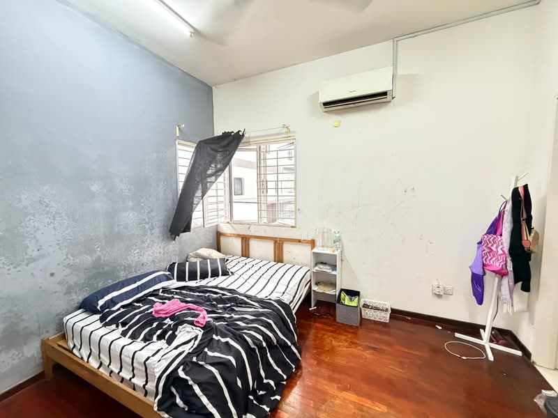 Semi-Detached House for Sale in Kota Emerald (Rawang) - SK Luk - Bedroom - PropertyGuru.com.my