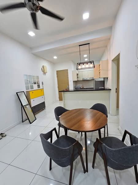 Kediaman Servis untuk Dijual di Skypod Residence - Ong KK - Kitchen - PropertyGuru.com.my