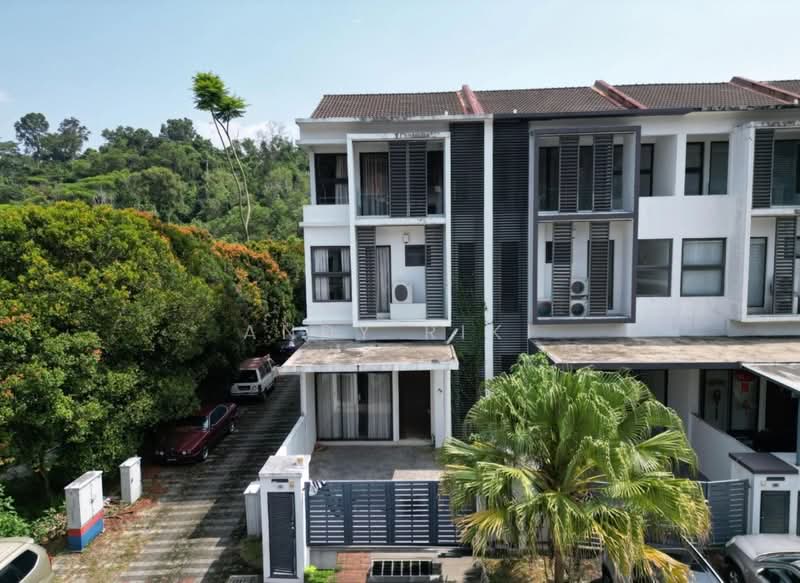 3-storey Terraced House for Sale in Seri Kembangan (Selangor) - Andy Riki - Exterior - PropertyGuru.com.my