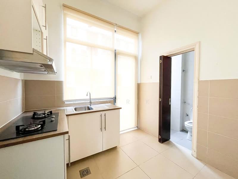 3-storey Terraced House for Sale in Seri Kembangan (Selangor) - Andy Riki - Kitchen - PropertyGuru.com.my