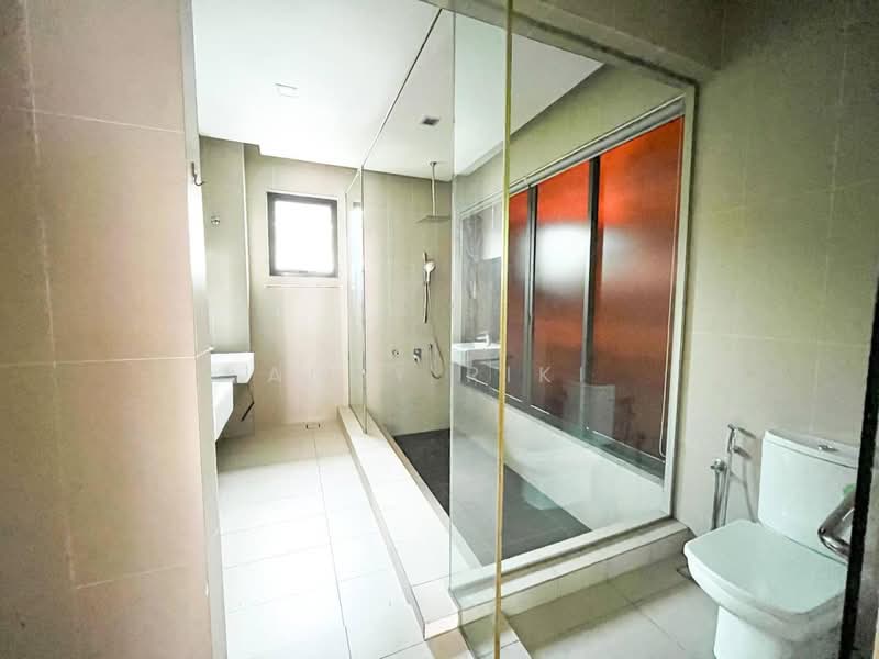 3-storey Terraced House for Sale in Seri Kembangan (Selangor) - Andy Riki - Bathroom - PropertyGuru.com.my