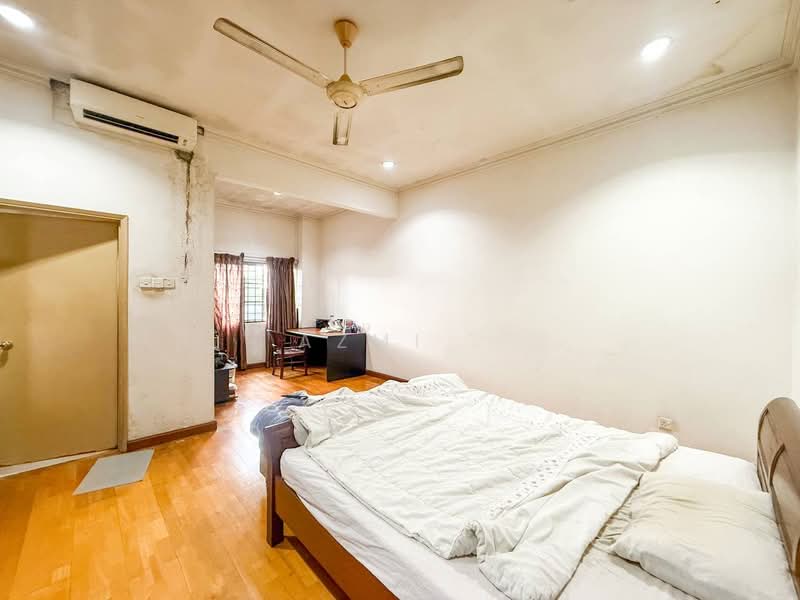 Rumah Teres 2-Tingkat untuk Dijual di Bukit Jelutong (Shah Alam) - Azmi . - PropertyGuru.com.my