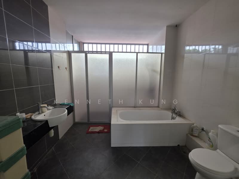 Rumah Teres 2.5-Tingkat untuk Dijual di setia pearl island (Sungai Ara) - Kenneth Kung - Bathroom - PropertyGuru.com.my