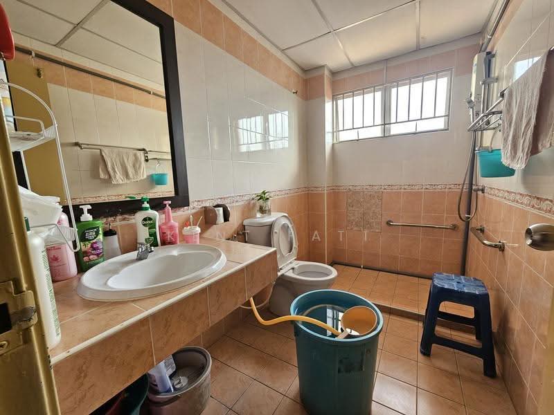Rumah Teres 2.5-Tingkat untuk Dijual di Taman Megah Kepong (Kepong) - Kent Fatt - Bathroom - PropertyGuru.com.my