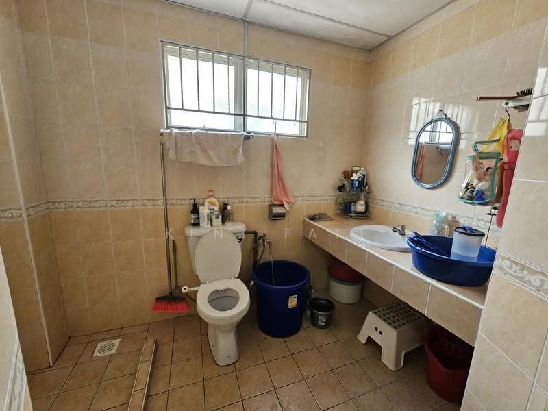 Rumah Teres 2.5-Tingkat untuk Dijual di Taman Megah Kepong (Kepong) - Kent Fatt - Bathroom - PropertyGuru.com.my