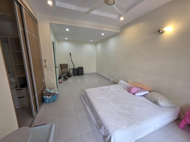 2.5-storey Terraced House for Sale in setia pearl island (Sungai Ara) - Kenneth Kung - Bedroom - PropertyGuru.com.my