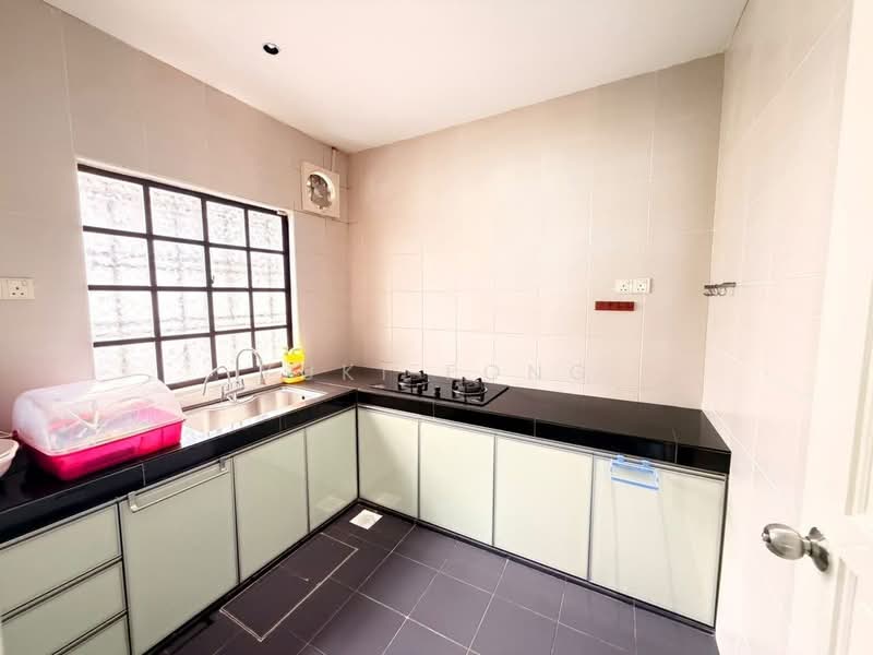 1.5-storey Terraced House for Sale in Taman Molek (Johor Bahru) - Yuki Fong - Kitchen - PropertyGuru.com.my