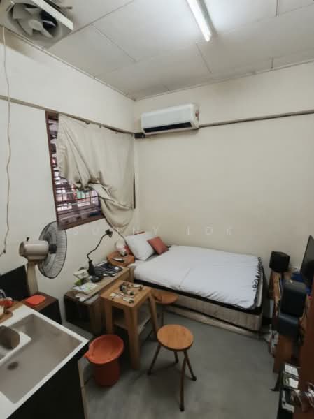 Flat for Sale at Pusat Perniagaan Jalan Raja Uda - Sunny Lok - Bedroom - PropertyGuru.com.my
