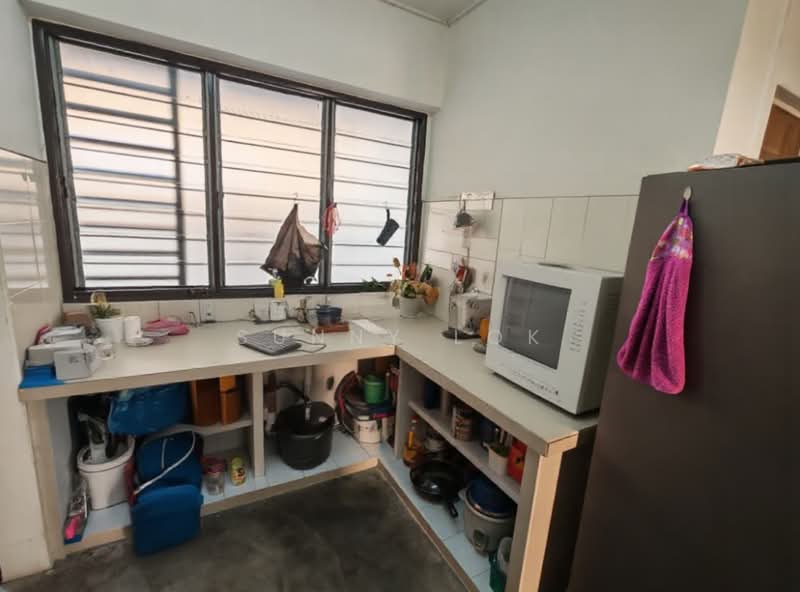 Flat for Sale at Pusat Perniagaan Jalan Raja Uda - Sunny Lok - Kitchen - PropertyGuru.com.my