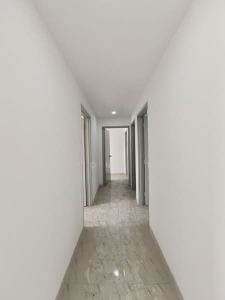 Pangsapuri untuk Dijual di Denai Nusantara Apartment - Ee Fong Toh - Corridor - PropertyGuru.com.my