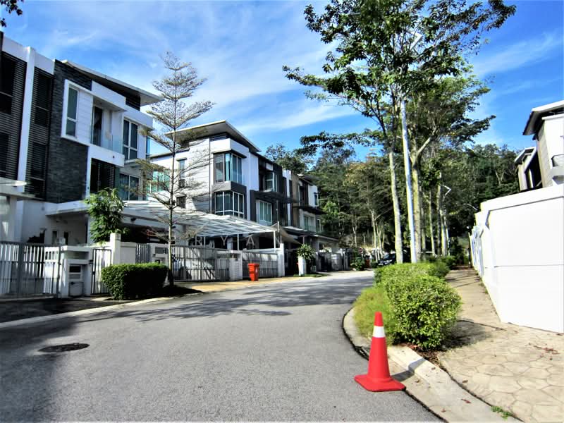 Rumah Berkembar untuk Dijual di Petaling Jaya (Selangor) - Bryant Be - Exterior - PropertyGuru.com.my