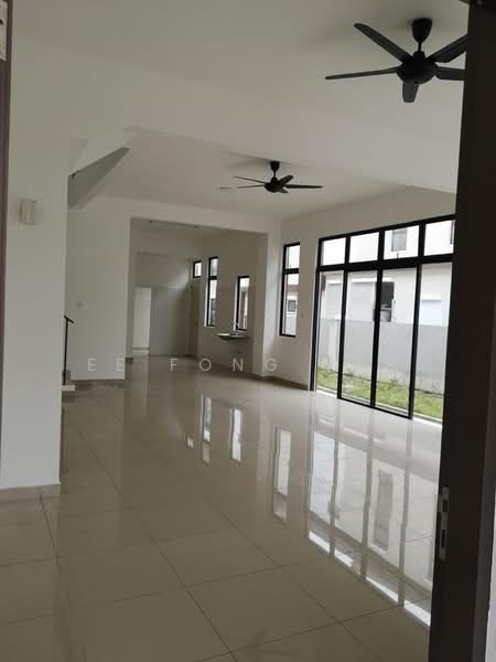 Cluster House for Sale in Bandar Cemerlang (Ulu Tiram) - Ee Fong Toh - Living Room - PropertyGuru.com.my