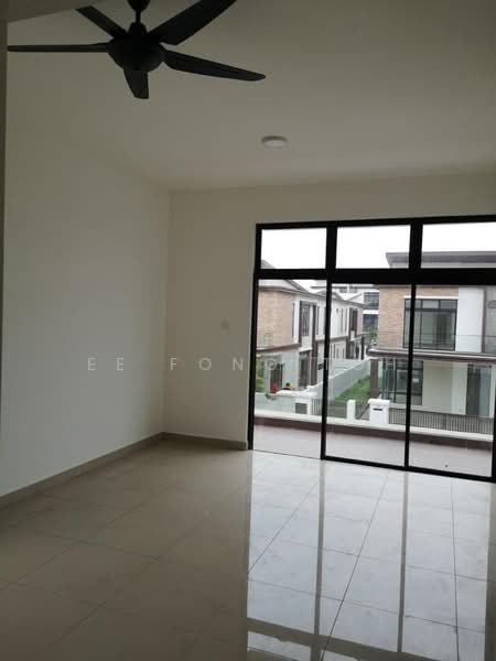 Cluster House for Sale in Bandar Cemerlang (Ulu Tiram) - Ee Fong Toh - Living Room - PropertyGuru.com.my