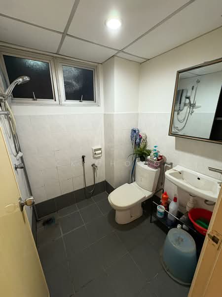Pangsapuri untuk Disewa di Sri Jati 1 - CK Chong - Bathroom - PropertyGuru.com.my