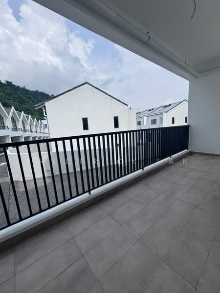 Terraced House for Sale in Damansara Perdana (Selangor) - Frederick Tan - Balcony - PropertyGuru.com.my