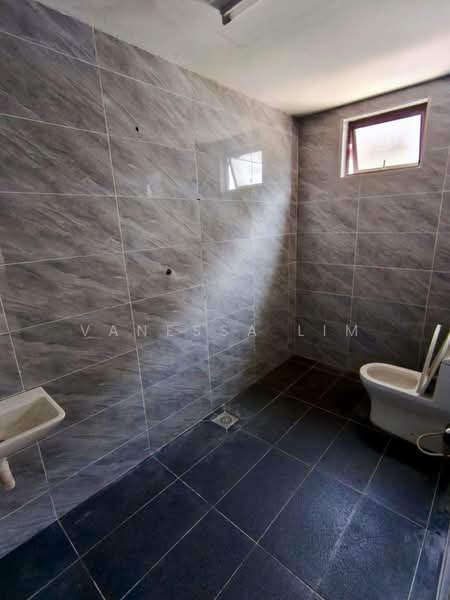 2-storey Terraced House for Sale in Taman Puteri Wangsa (Ulu Tiram) - Vanessa Lim - Bathroom - PropertyGuru.com.my