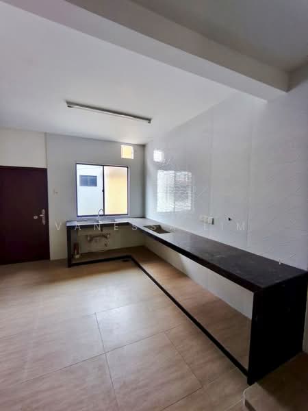 2-storey Terraced House for Sale in Taman Puteri Wangsa (Ulu Tiram) - Vanessa Lim - Kitchen - PropertyGuru.com.my