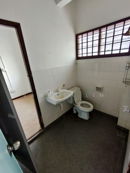 2-storey Terraced House for Sale in Taman Puteri Wangsa (Ulu Tiram) - Vanessa Lim - Bathroom - PropertyGuru.com.my