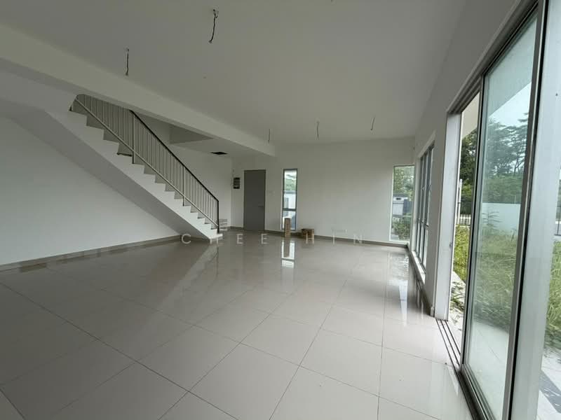 Rumah Teres 2-Tingkat untuk Dijual di Amverton Hills (Sungai Buloh) - Chee Hin - Living Room - PropertyGuru.com.my