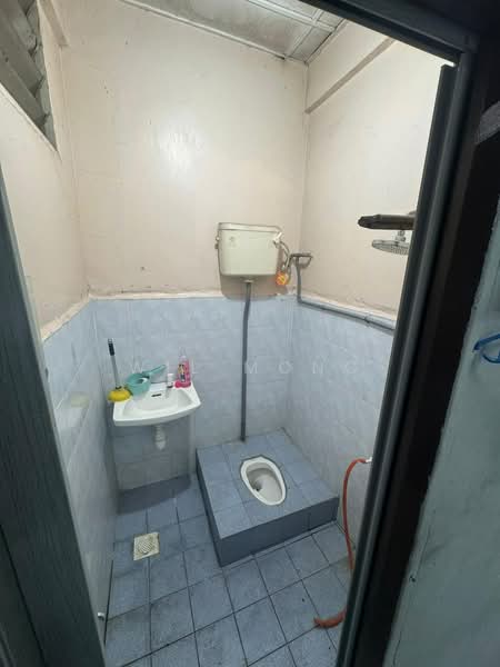 Rumah Flat untuk Dijual di Taman Megah Ria - Wil Mong - Bathroom - PropertyGuru.com.my