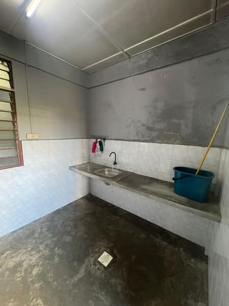 Rumah Flat untuk Dijual di Taman Megah Ria - Wil Mong - Kitchen - PropertyGuru.com.my