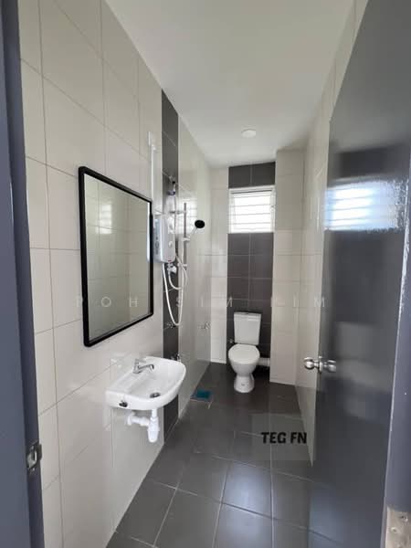 Rumah Bandar untuk Disewa di Pelabuhan Klang (Selangor) - Poh Sim Lim - Bathroom - PropertyGuru.com.my